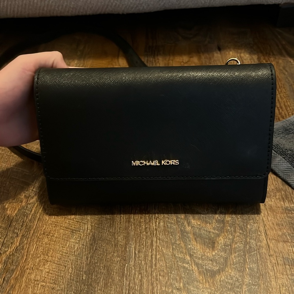 Michael Kors Crossbody | Gold chain, removable wallet